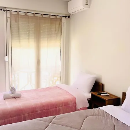 Апартамент Athina Bc